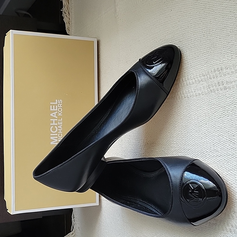 NEW!! Michael Kors ballet flats